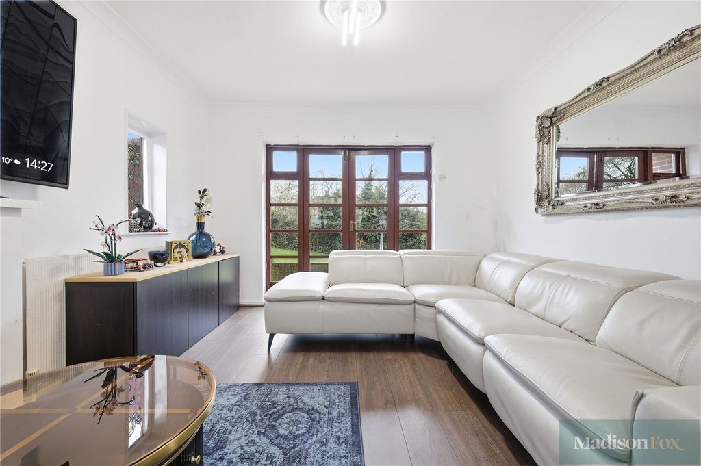 Property photo 3 of 21 Picture No. 30