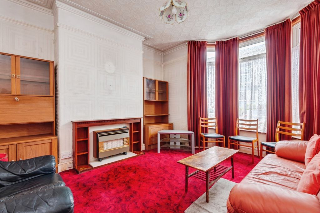 Property photo 3 of 15 Pbox-Img.Jpg