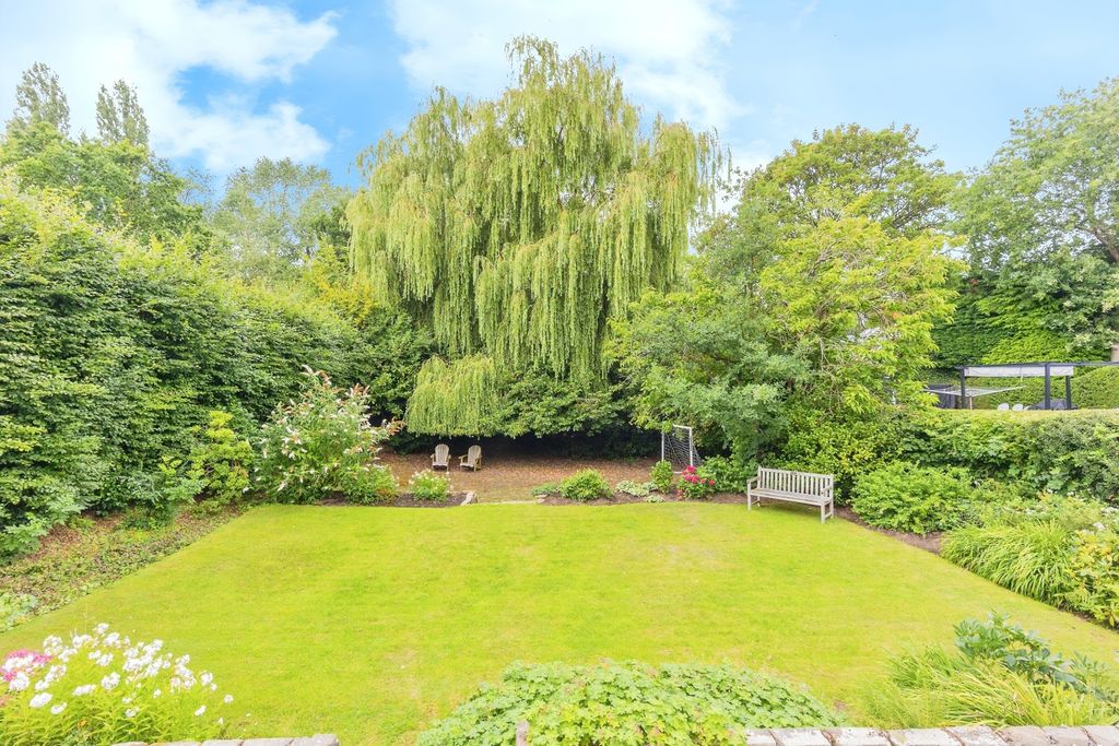 Property photo 2 of 21 Photo