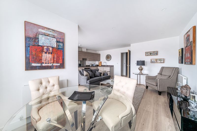 Property photo 3 of 17 Photo 4