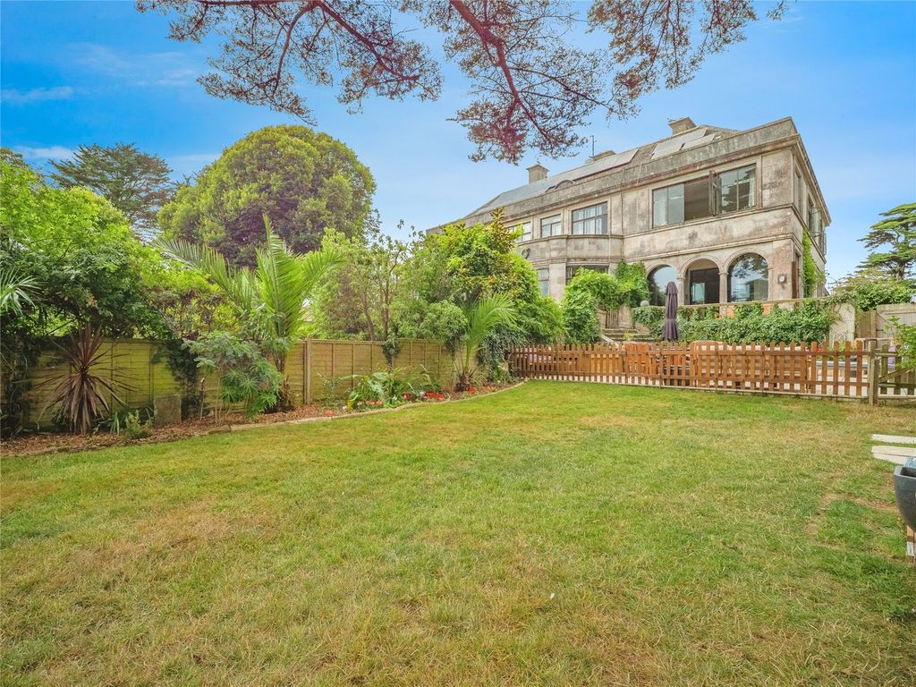 Property photo 2 of 21 Picture No. 24
