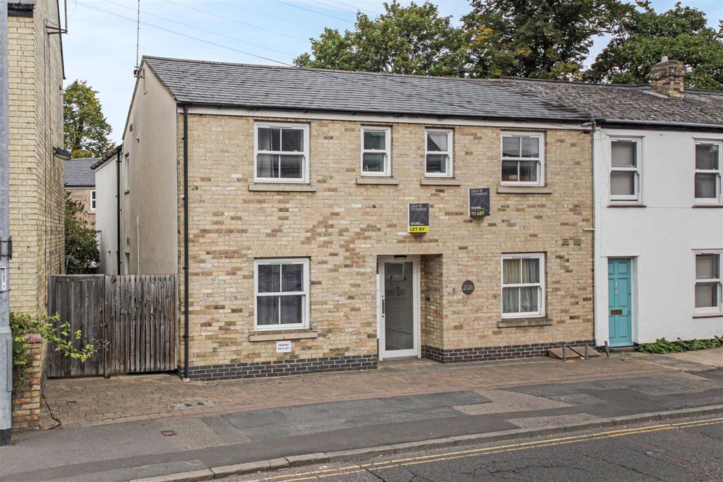 Property photo 2 of 9 Xterior 2.Jpg