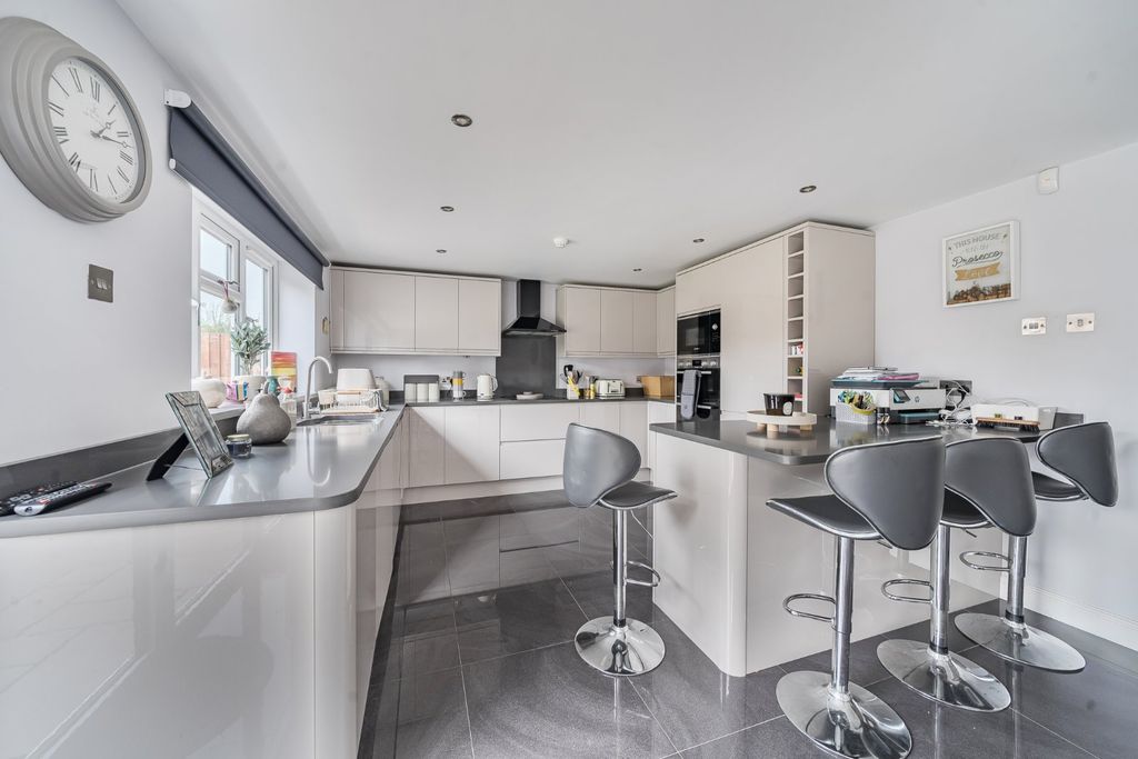 Property photo 2 of 12 Picture No. 08