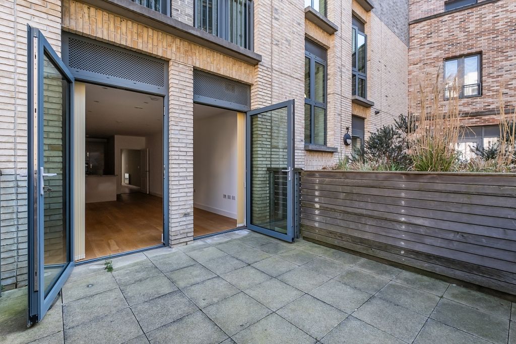 Property photo 2 of 17 Bailey-House-07