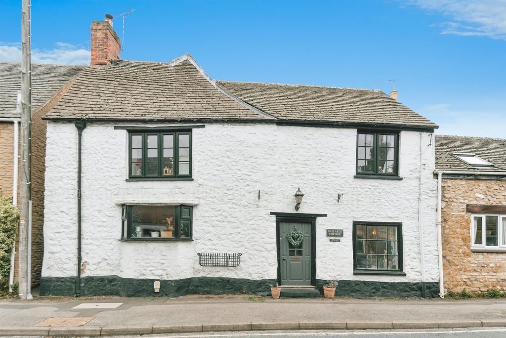 Property photo 2 of 21