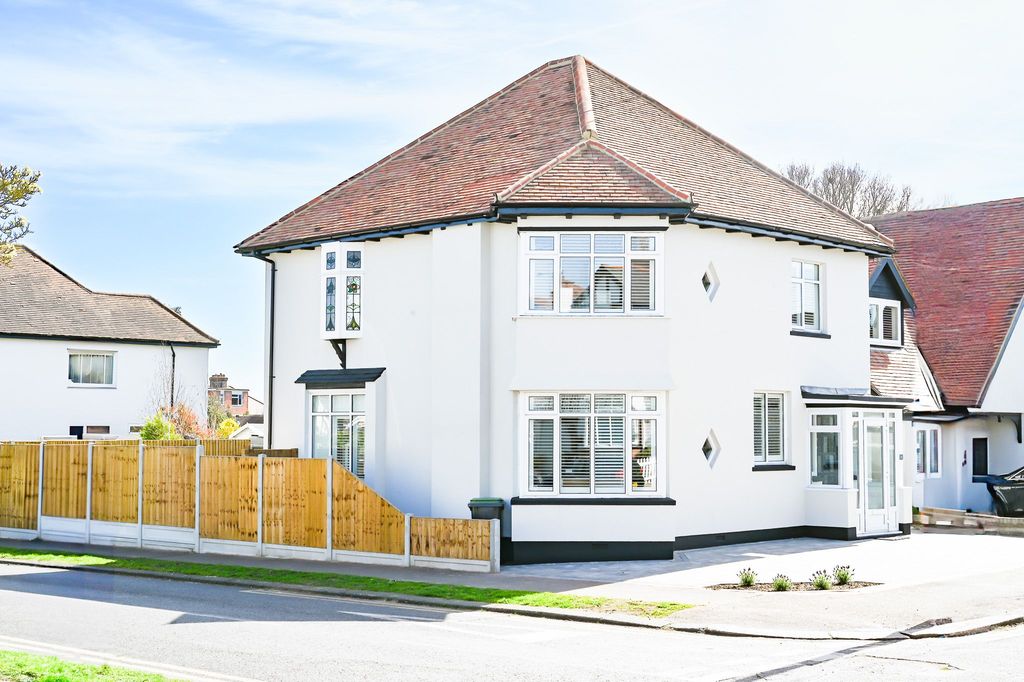 Property photo 1 of 24