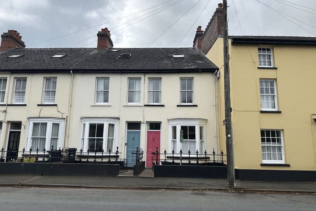 Property photo 1 of 21