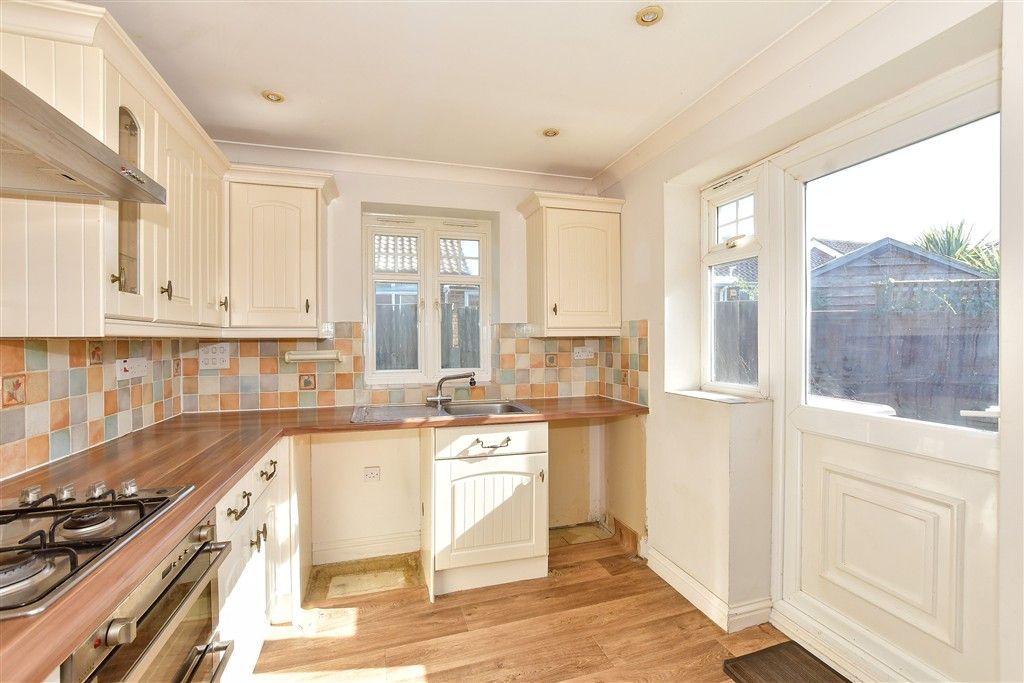 Property photo 2 of 6 Kitchen