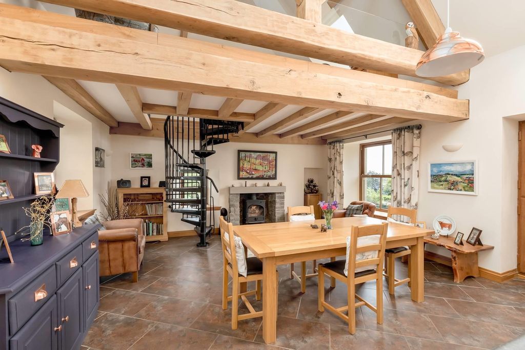 Property photo 2 of 44 Image