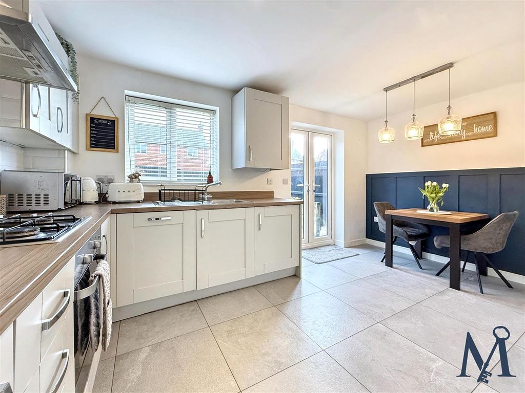 Property photo 3 of 22 Kitchen Diner