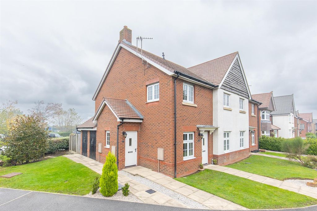 Property photo 1 of 10 Front External