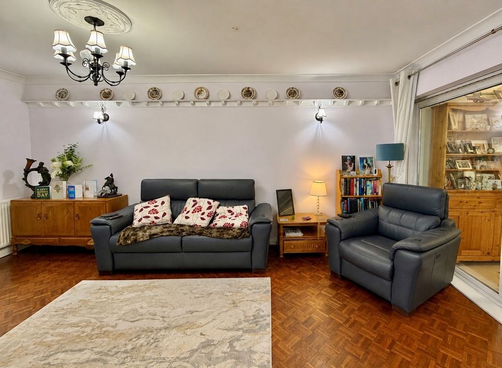 Property photo 2 of 20 4720202