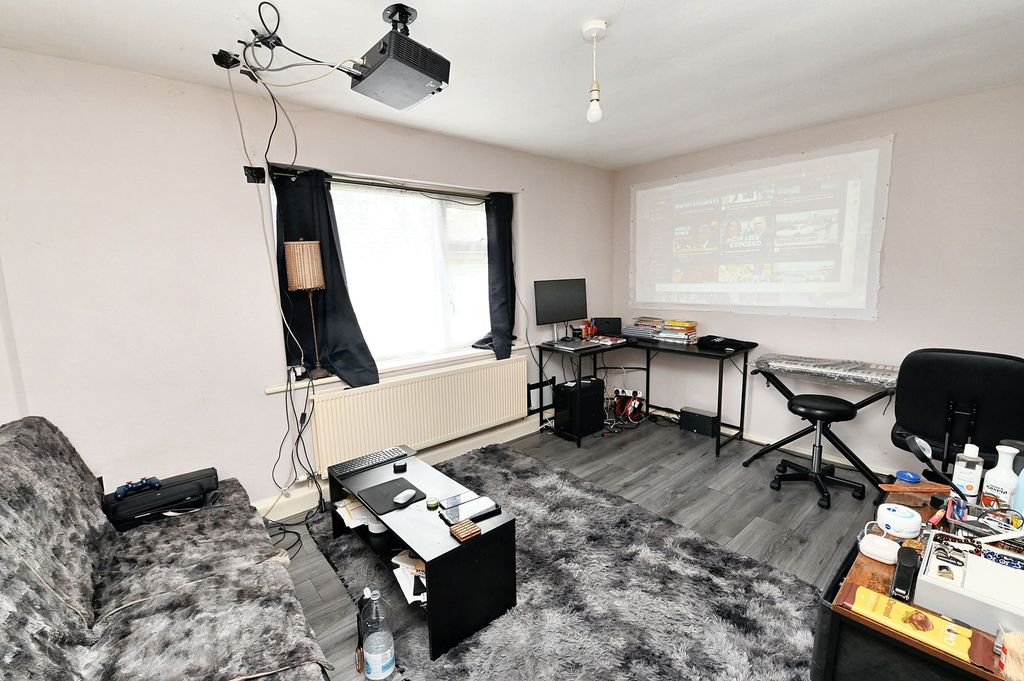 Property photo 2 of 5