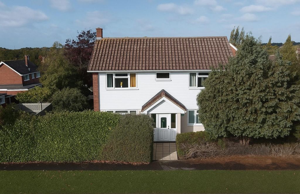 Property photo 1 of 20 Front