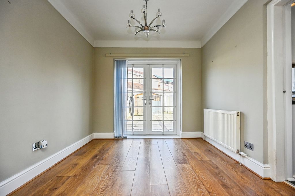 Property photo 3 of 14 Pbox-Img.Jpg