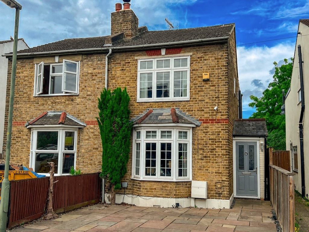 Property photo 1 of 32