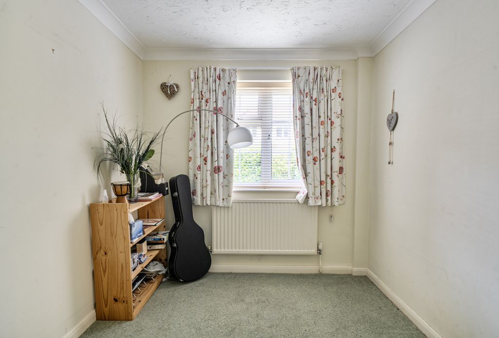 Property photo 2 of 24 1483290-15-6A43ce...