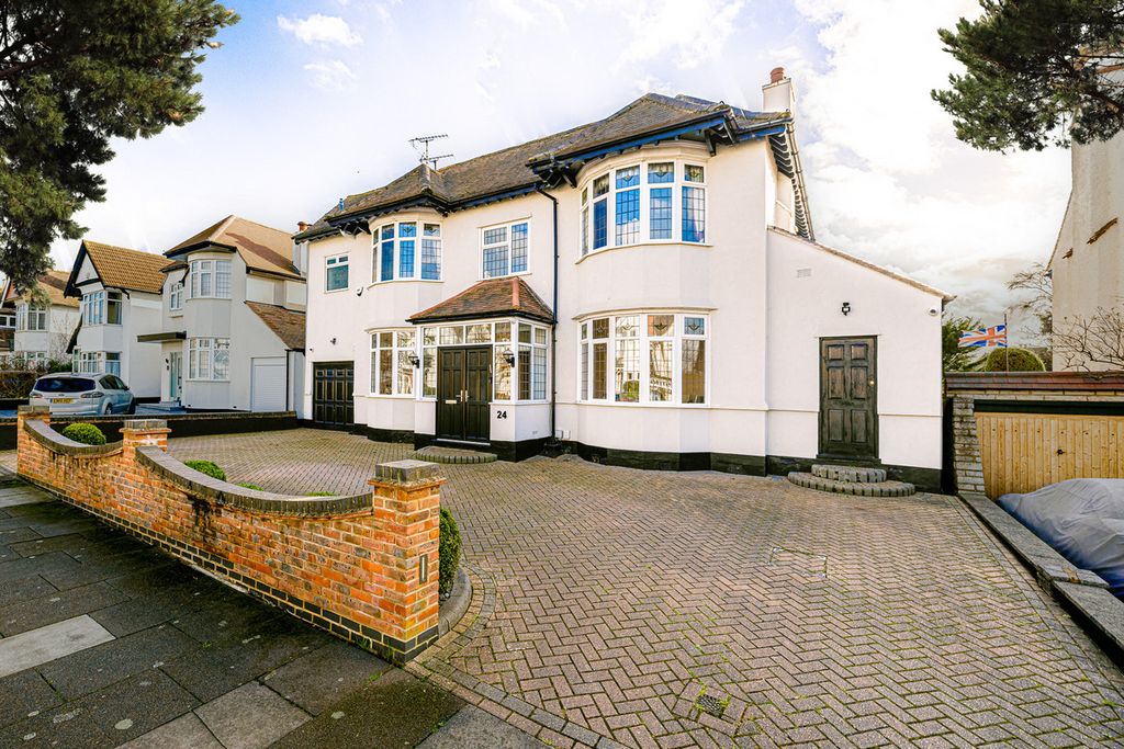 Property photo 1 of 38