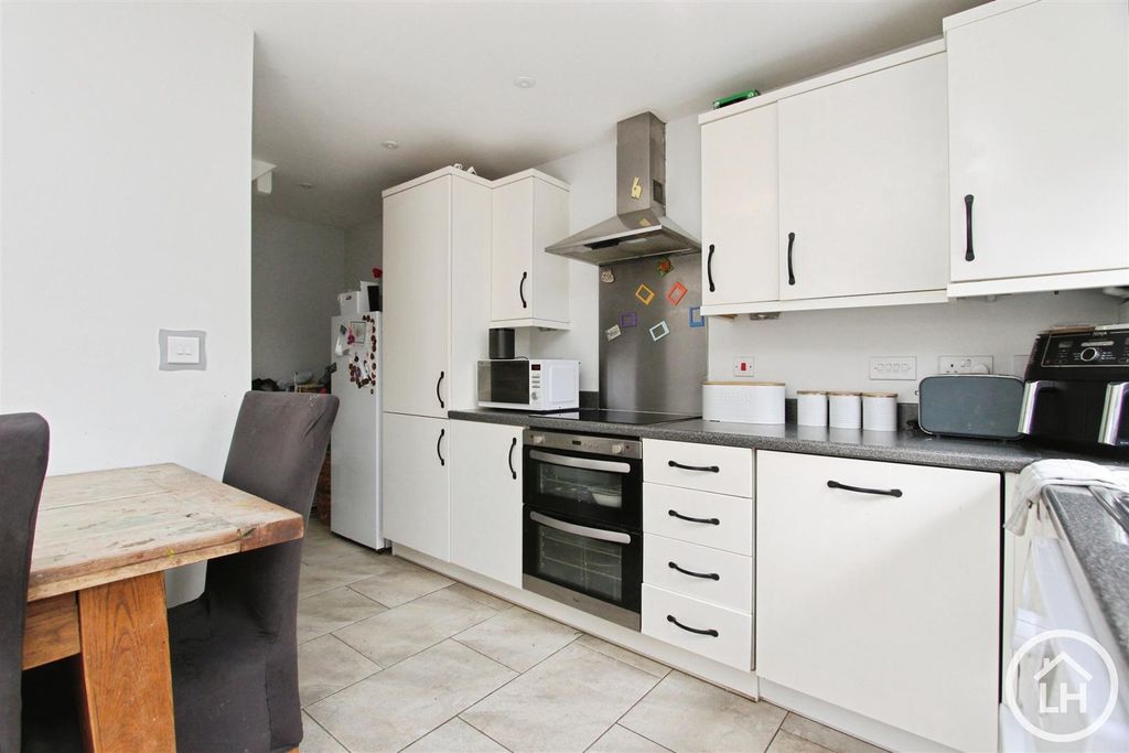 Property photo 3 of 13 Kitchen Diner