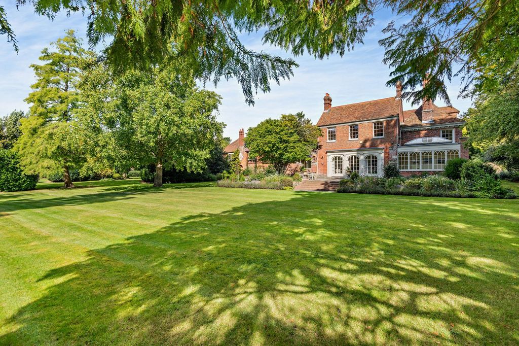 Property photo 2 of 31 Great Walton