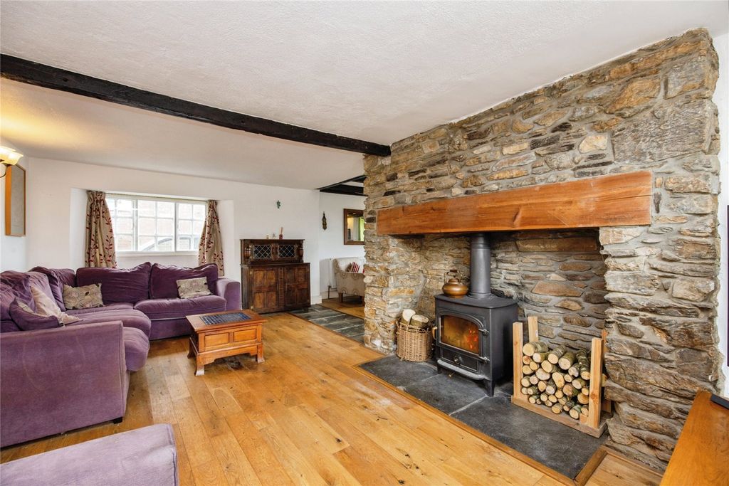 Property photo 2 of 27 Picture No. 24