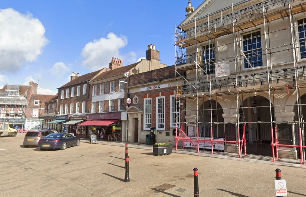 Property photo 2 of 4 Blandford Forum - 17 Market Place, Dorset Dt11 7Ag