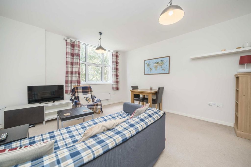 Property photo 2 of 5
