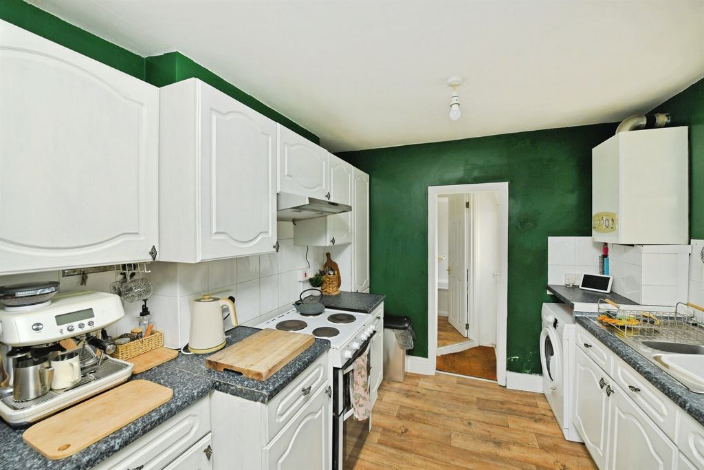 Property photo 3 of 17