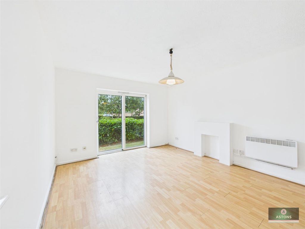 Property photo 2 of 10 Cam04622G0-Pr0025-Still004.Jpg