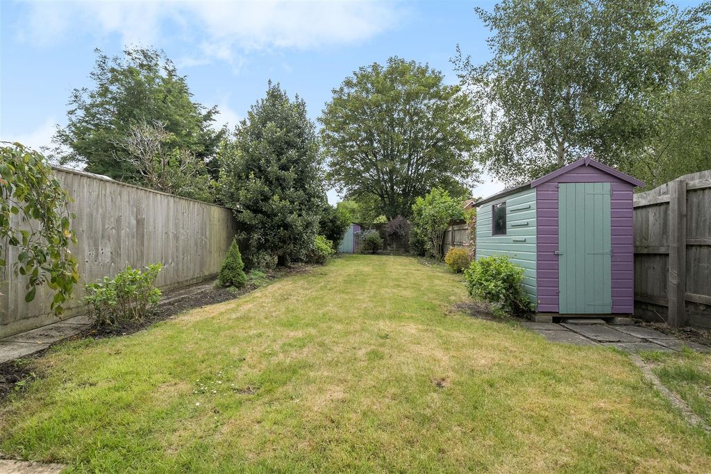 Property photo 2 of 17 1302880-21-6840571F25B8E-Arw.Jpg