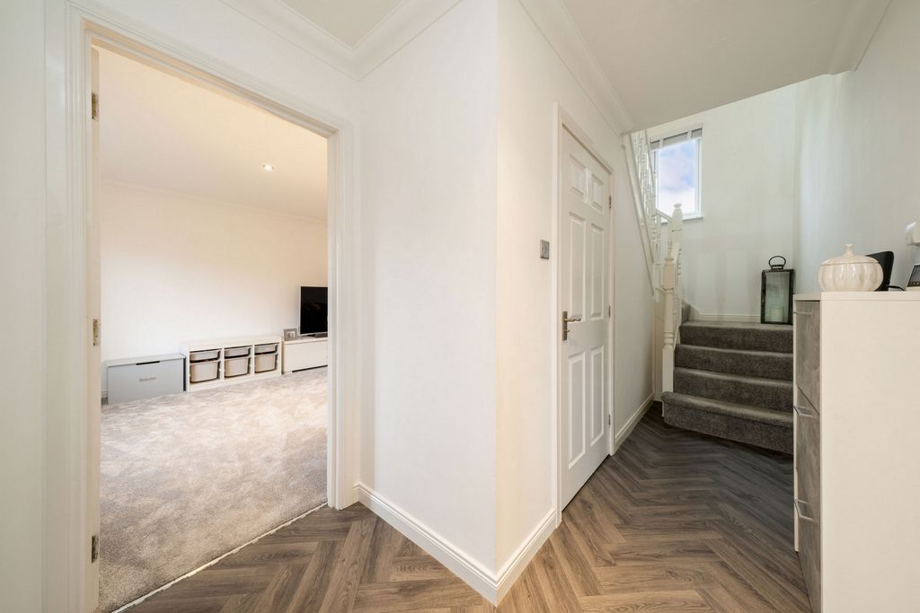 Property photo 2 of 27 Photo 9