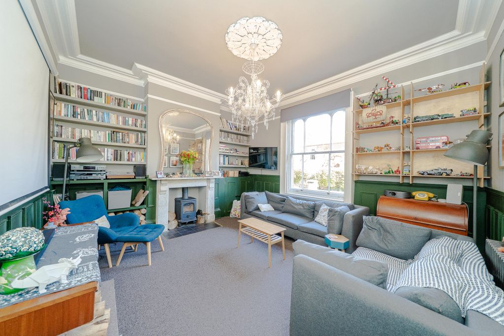 Property photo 3 of 27