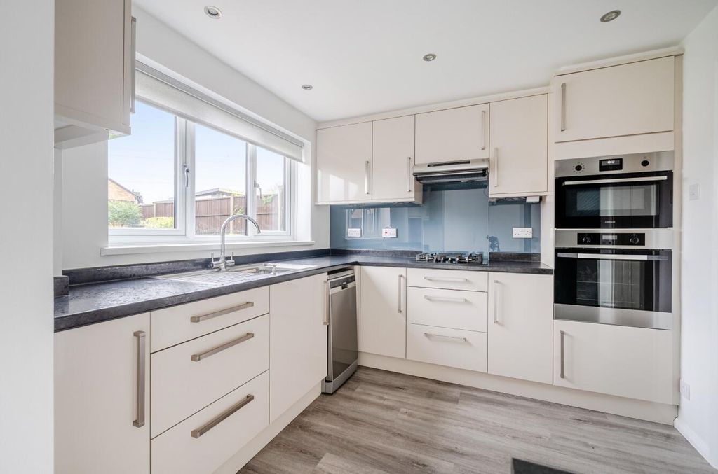 Property photo 3 of 20 1404432-10-69720479138Bf.Jpg