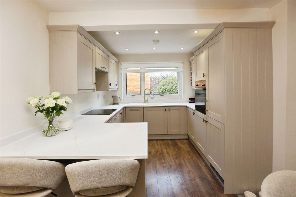 Property photo 3 of 15 Picture No. 01