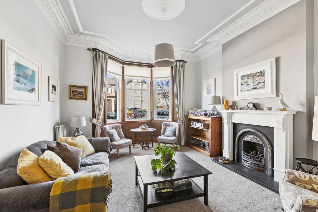 Property photo 3 of 33