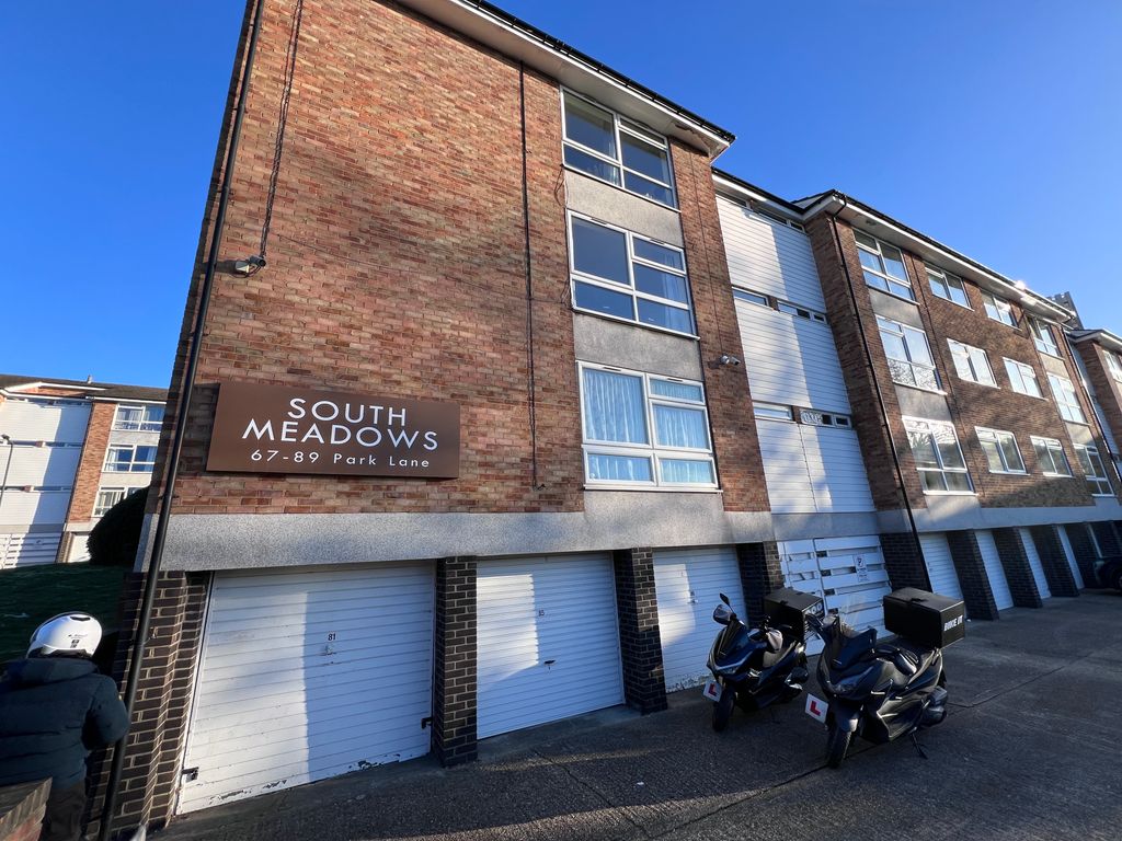 Property photo 1 of 18 Cover