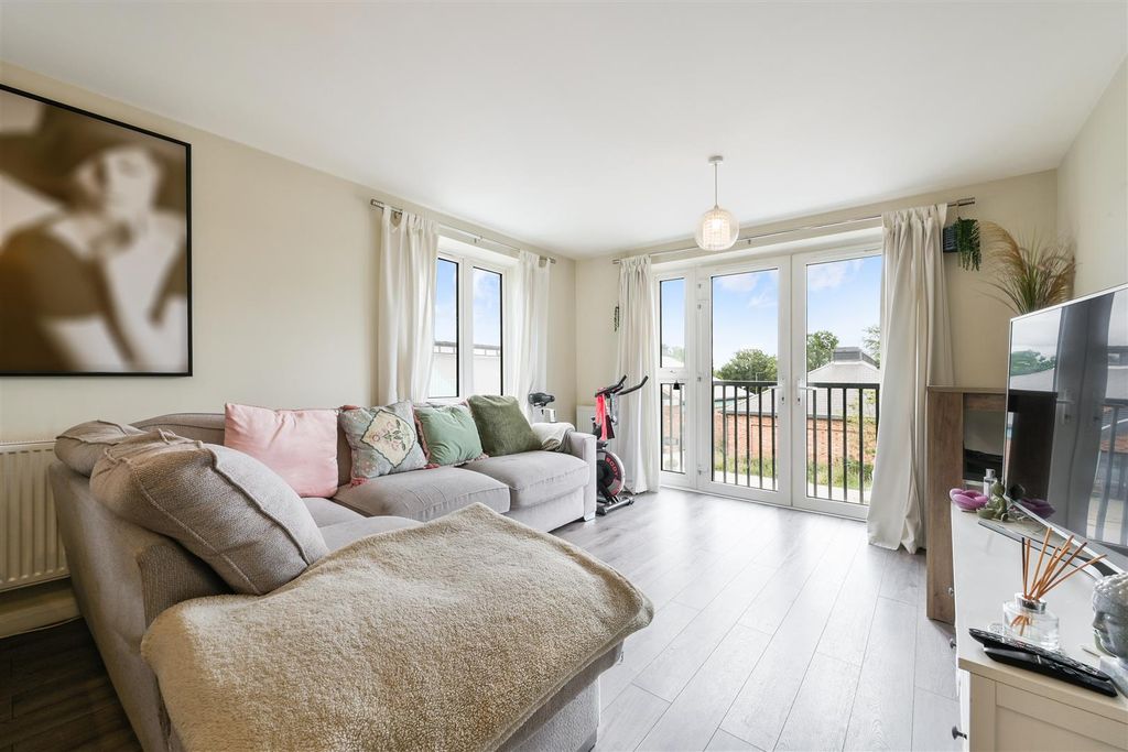 Property photo 2 of 12 Hearthstone (8).Jpg
