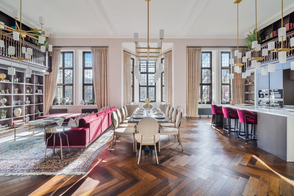 Property photo 1 of 20 Dining Room