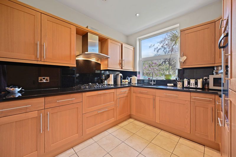 Property photo 3 of 12 Photo 9