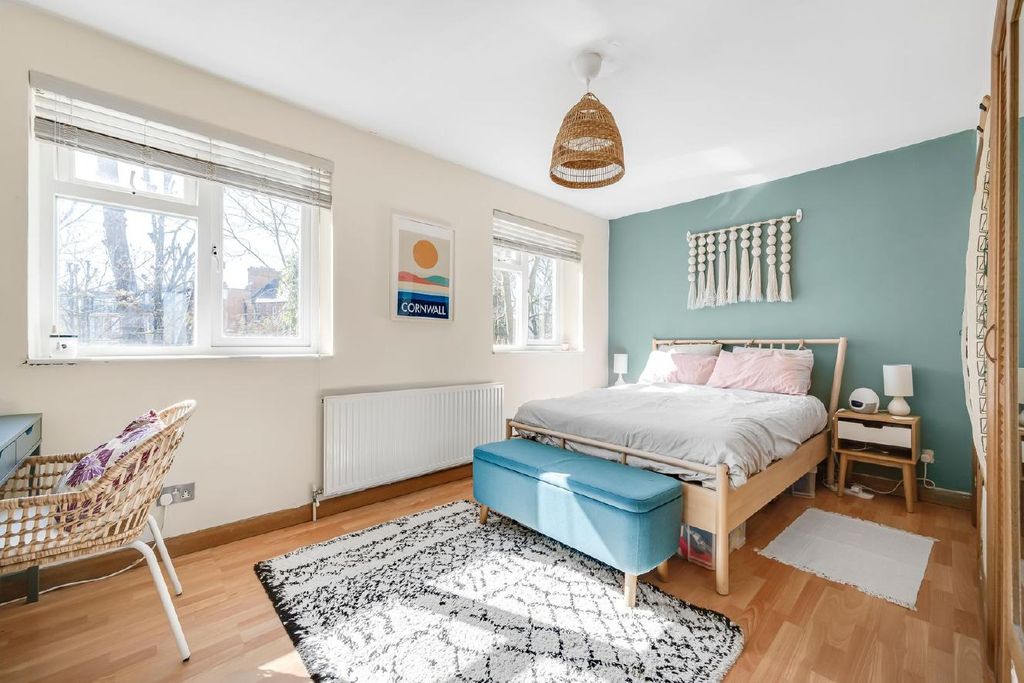 Property photo 3 of 8 Picture 3