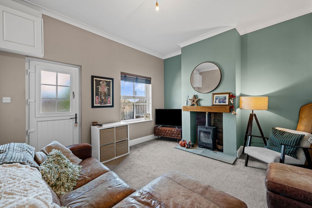 Property photo 2 of 19