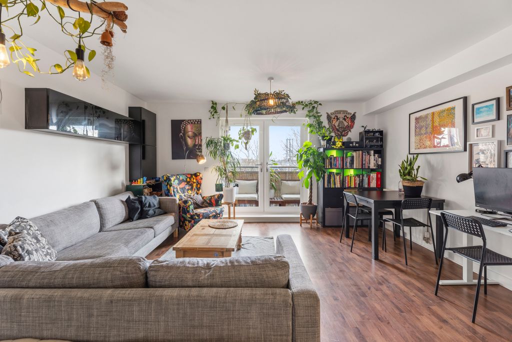 Property photo 2 of 22