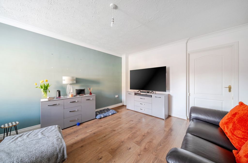 Property photo 2 of 22 1467188-11-6A161547c9Ff8
