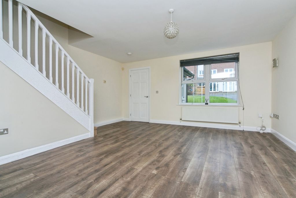 Property photo 2 of 17 Photo