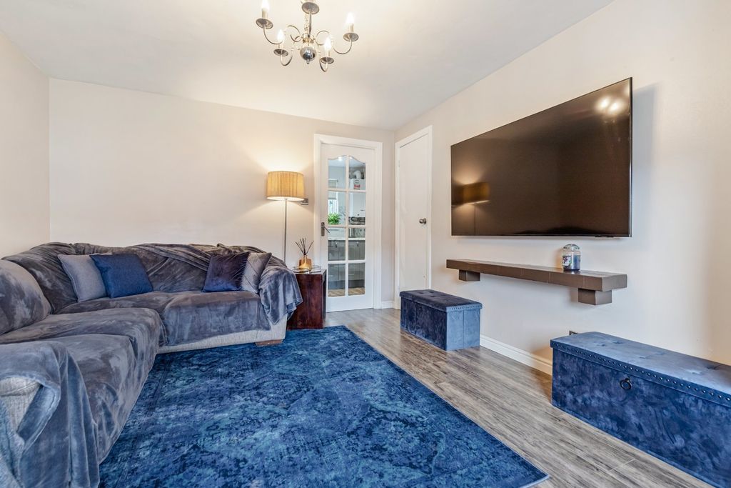 Property photo 3 of 21 Picture No. 11