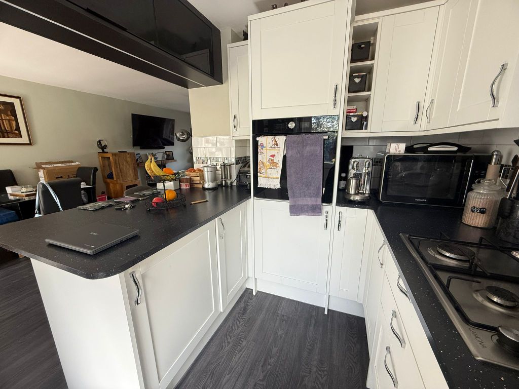 Property photo 3 of 17 Image