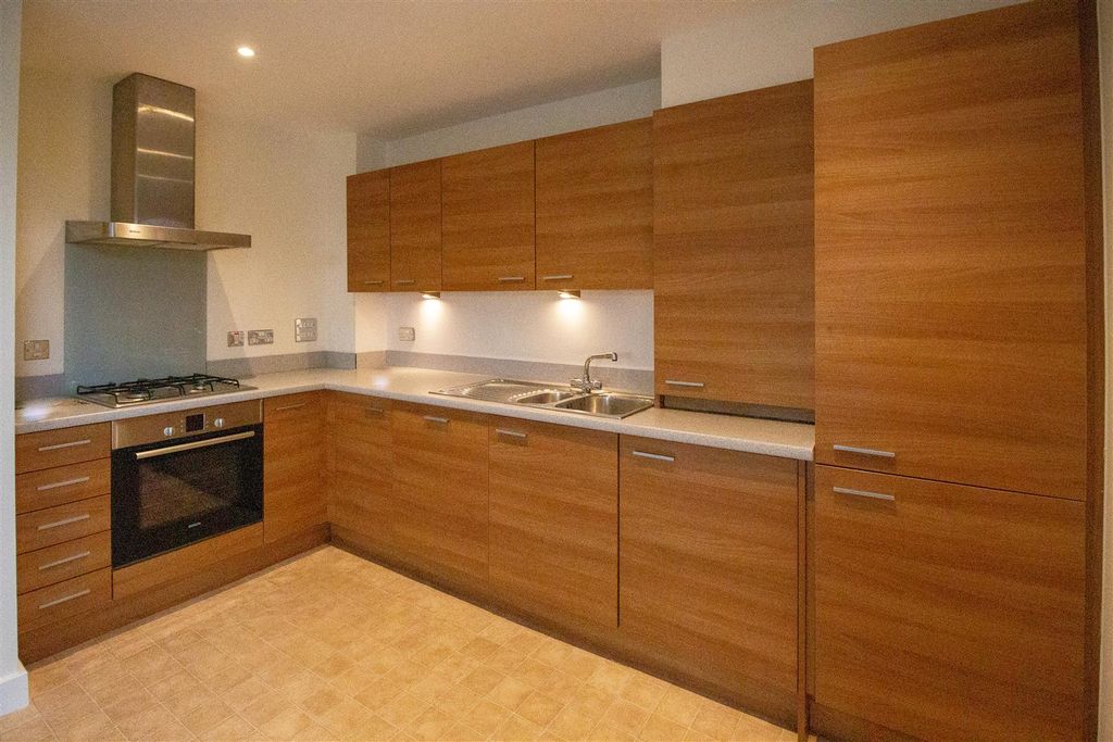 Property photo 2 of 12 8 Highbank - Kitchen.Jpg