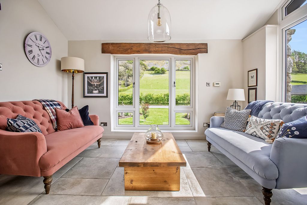 Property photo 3 of 46