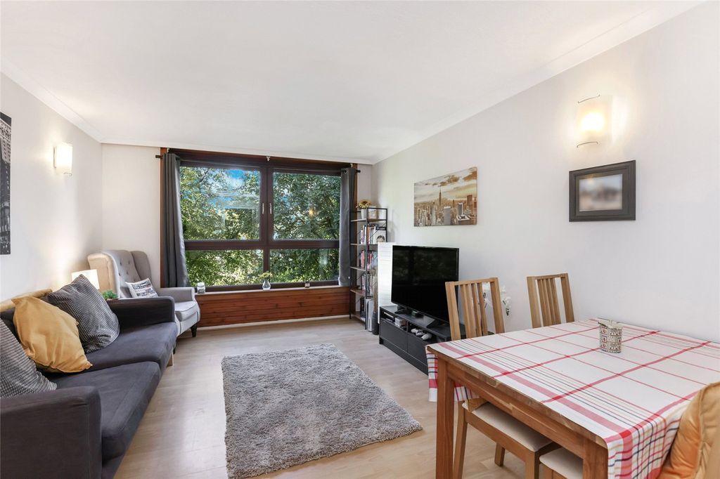 Property photo 2 of 18 Picture No. 05