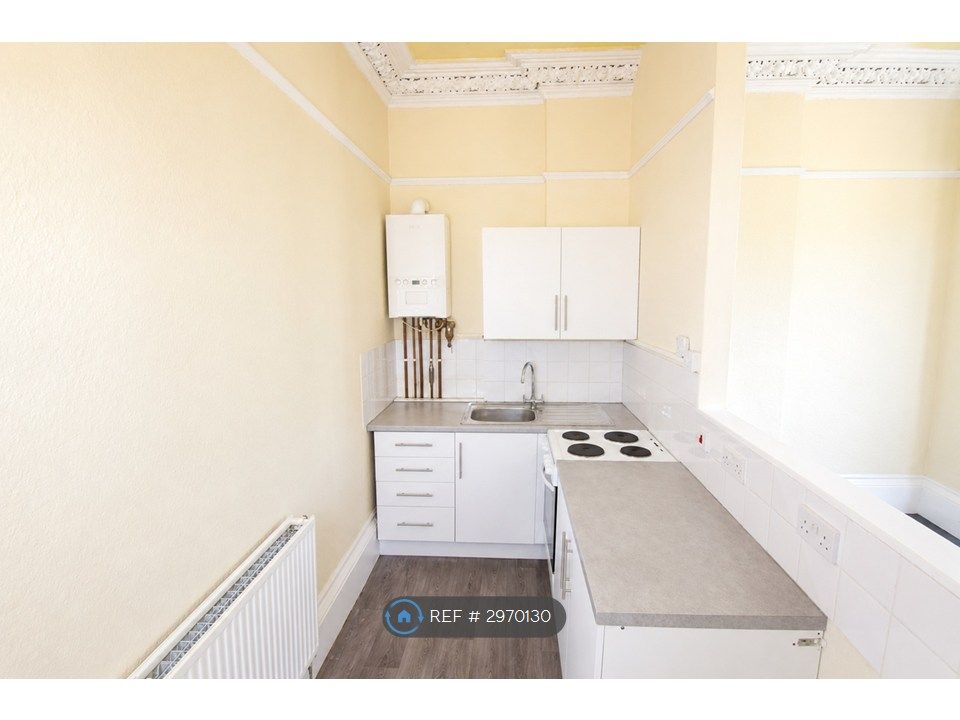 Property photo 2 of 8 Kitchen